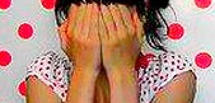 Brutalna sztuka współczesna. Chroń oczy