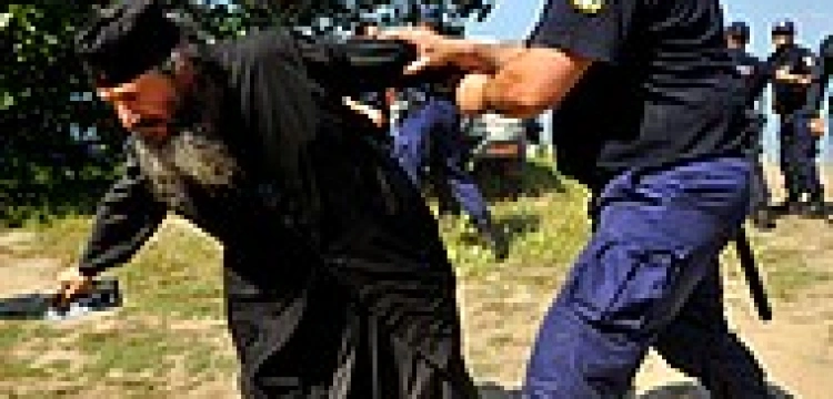 Prawosławni mnisi z Atos skazani na rok więzienia 