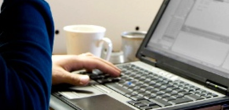 Papież ostrzega przed wirtualną samotnością 