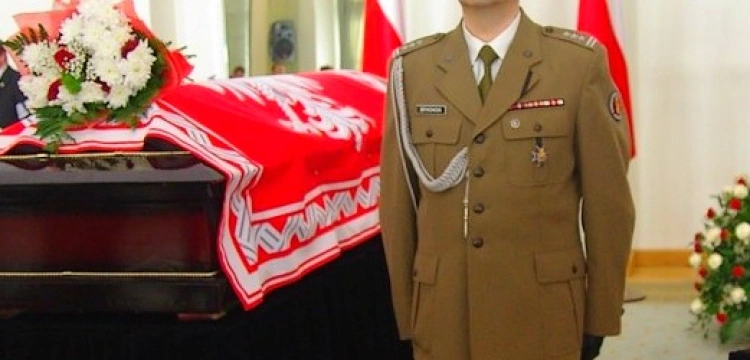  Ciszej nad tą trumną