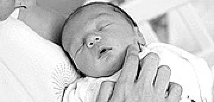 Zgodziła się na adopcję - teraz walczy o odzyskanie dziecka