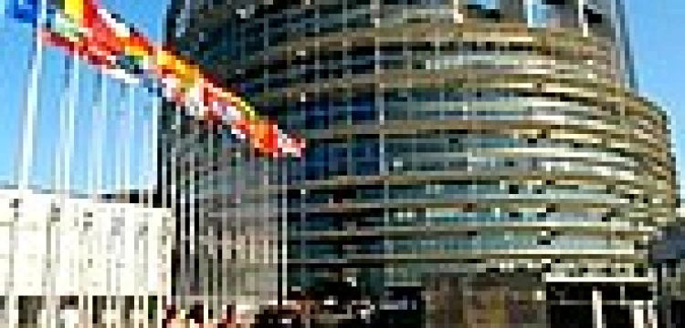 "Polacy nie wierzą w Europarlament"