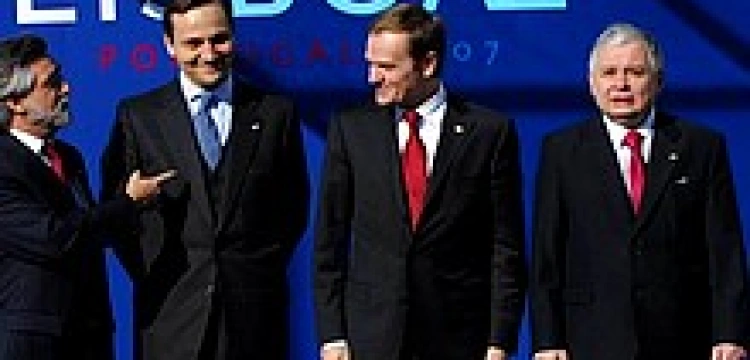 Bp Pieronek docenia traktat lizboński