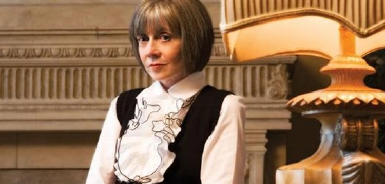 Królowa wampirów po raz kolejny porzuca Jezusa 