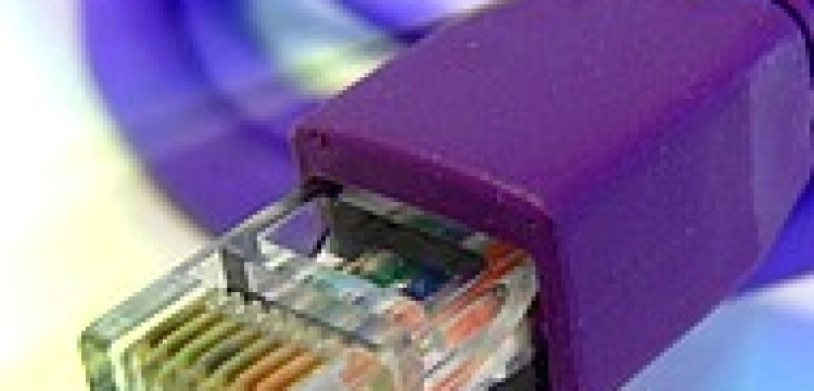 Watykan: Trzeba ochrzcić internet