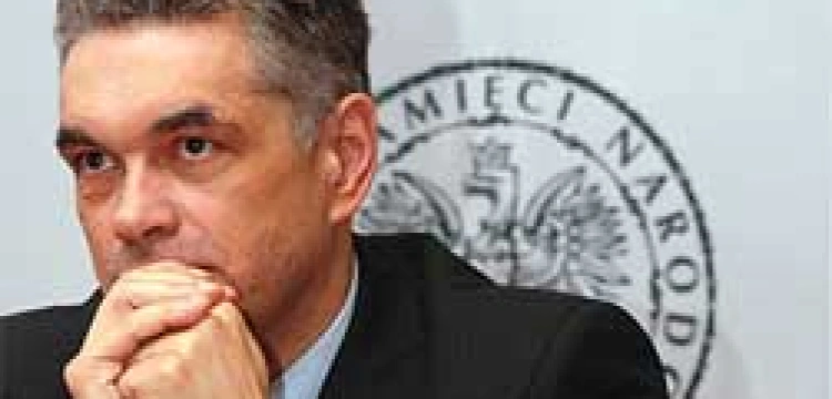 Naukowy pomnik prezesa Kurtyki 