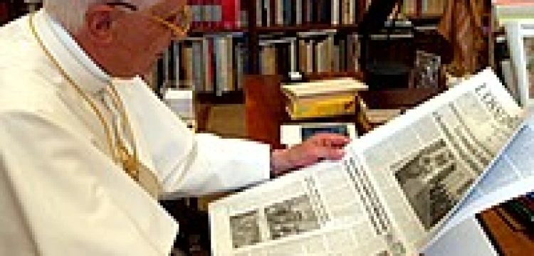 Papież opuszczony przez duchownych