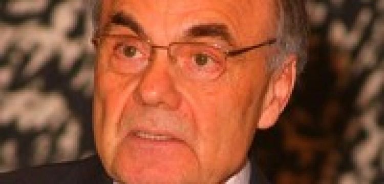 Krytykował Papieża za stosunek do homoseksualistów. Zakon przywołał jezuitę do porządku?