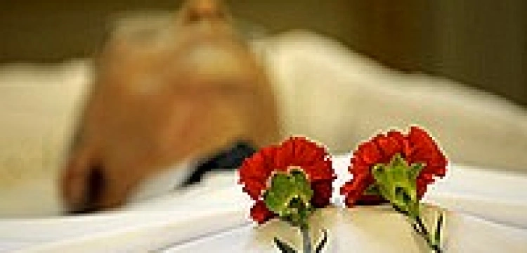 Kościół z uznaniem o zmarłym pisarzu-ateiście