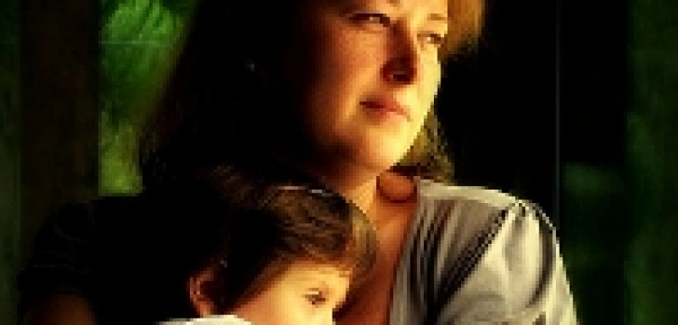 Rodzić po polsku, czyli mało i późno