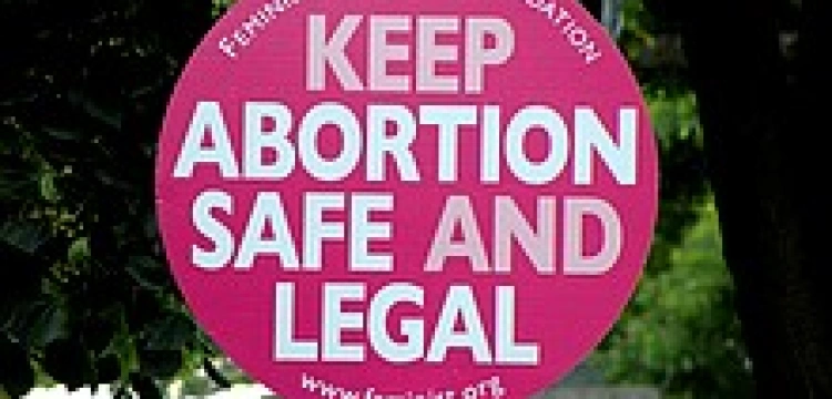 Ksiądz wybrał "mniejsze zło". Zapłacił za aborcję