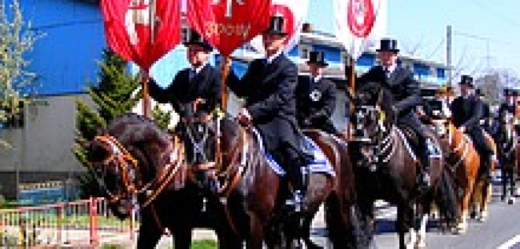 Serbołużyczanie - jeźdźcy z uporem niosący krzyże