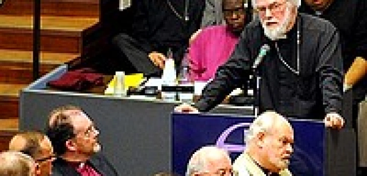 Anglikanie potępiają ordynację biskupią czynnej lesbijki