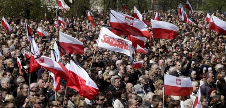 "Zobaczyłem zjednoczony naród". Oczami zagranicznych korespondentów