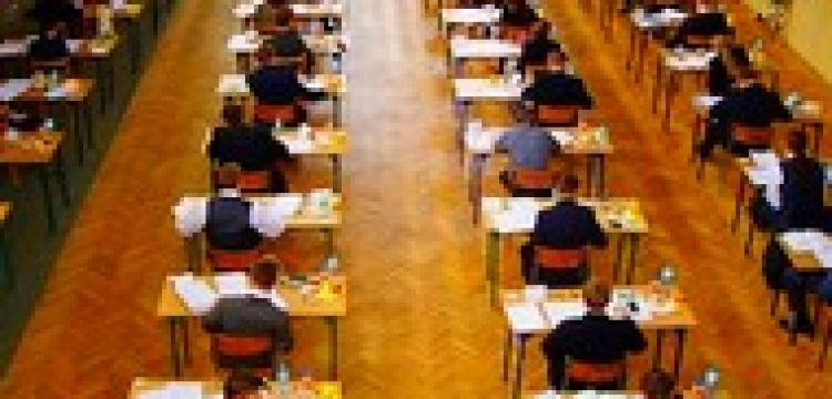 Reforma oświaty ma się świetnie. Tylko maturzyści nie zdają matury