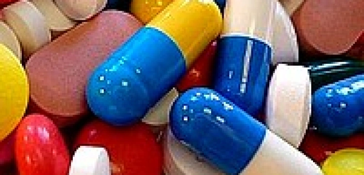 Doradza minister Kopacz i bierze kasę od koncernów medycznych