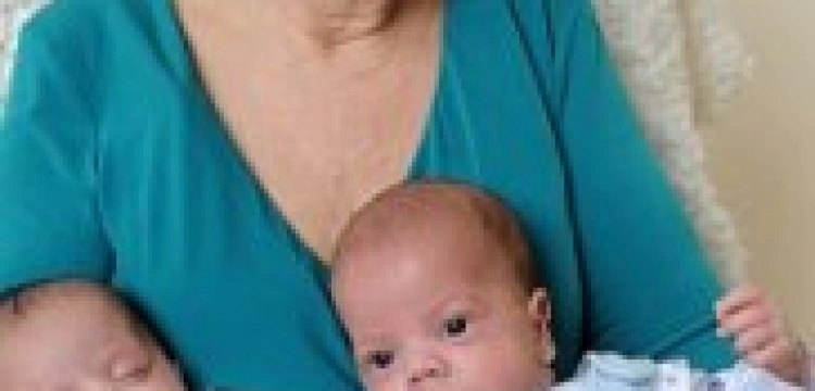 Nie miała co robić, więc sprawiła sobie laleczki. Niestety jak najbardziej żywe!