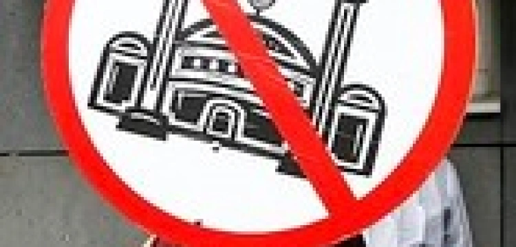 USA: Parafianie przekonali proboszcza. Nie sprzeda klasztoru muzułmanom