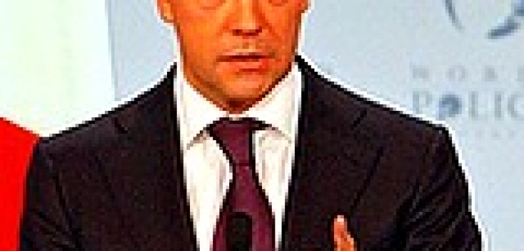 Miedwiediew wpuszcza religię do Rosji