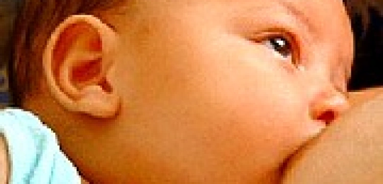 Młody Szwed nie wie, co z sobą zrobić. Chce karmić piersią