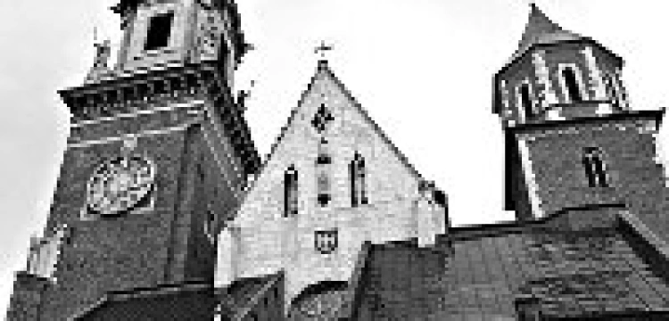 "Kardynale, dziękujemy!" kontra "Kardynalny błąd!" pod wizerunkiem Jana Pawła II