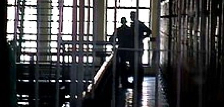 Castro wpuszcza kapelanów do więzień