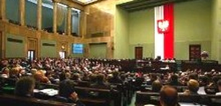 Ustawa o in vitro zepsuje eurokampanię?