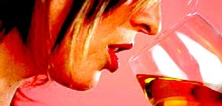 Coraz więcej kobiet w Polsce jest uzależnionych od alkoholu