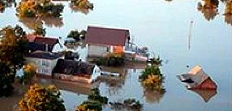 Bezdomni z Miodowej pomogą powodzianom