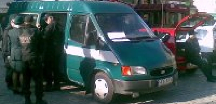 Inwigilacja bez kontroli sądów