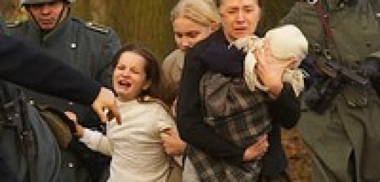 Za ratowanie Żydów palono Polaków żywcem. Wczoraj odbyła się premiera filmu o rodzinie Kowalskich