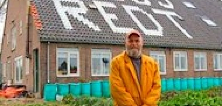 Napisu "Jezus ratuje" nie wolno umieścić na dachu. Jest zbyt potężny