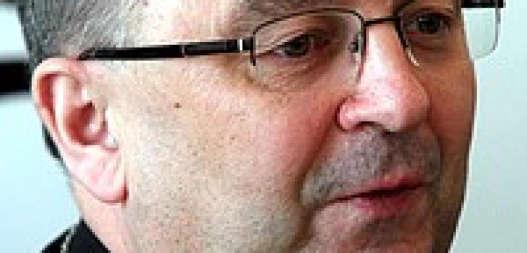 Abp Życiński: Kościół modli się za żyjących w konkubinatach