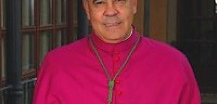 Wierni nie pozwolili zaszczuć arcybiskupa Grenady