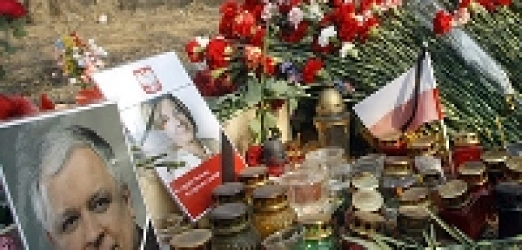 Polonia pamięta o ofiarach katastrofy