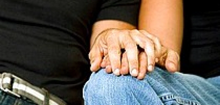 Homoseksualny ojciec "wypożyczał" do molestowania swojego syna