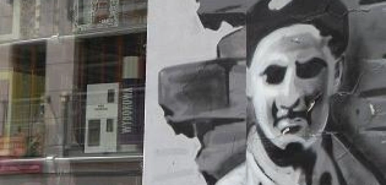 Skandal! Powstaniec Warszawski reklamą wódki