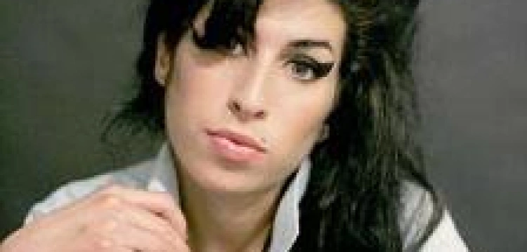 Amy Winehouse zniszczona przez branżę muzyczną i tabloidy
