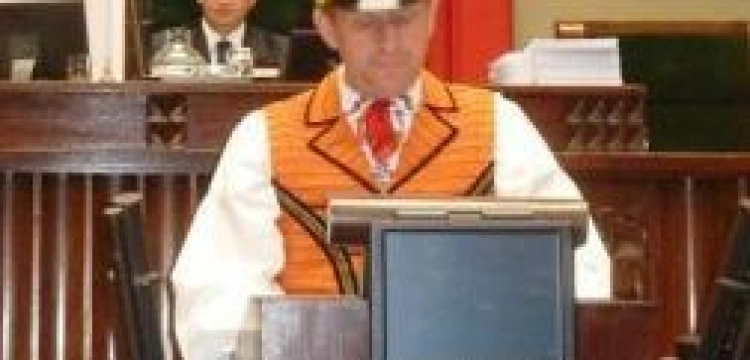 Z trybuny sejmowej w opoczyńskim stroju