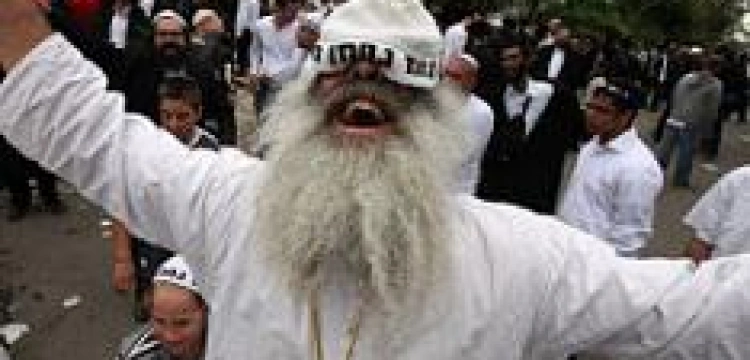 Ukraińscy nacjonaliści maszerują, chasydzi rozrabiają