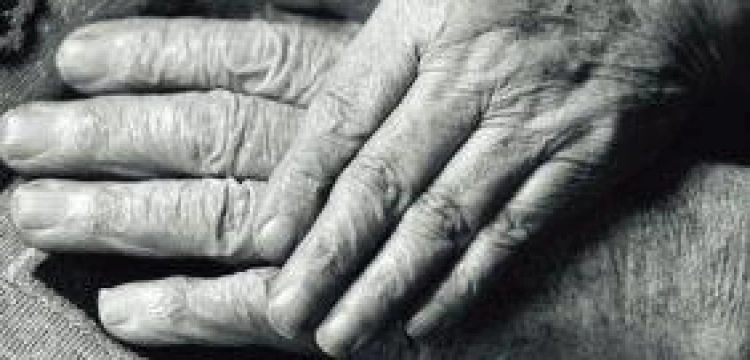 Żyli razem przez 72 lata. Umarli trzymając się za ręce