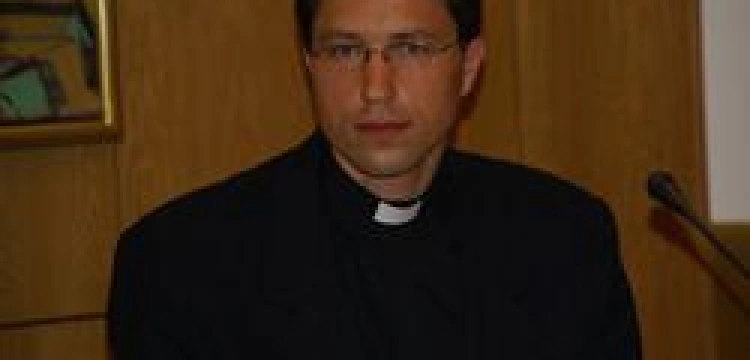 "W diecezji warszawsko-praskiej 70 proc. młodych ludzi akceptuje seks przed ślubem"