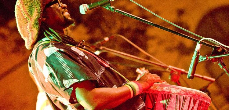 Mamadou Diouf o Powstaniu Warszawskim dla Fronda.pl: Dźwięk syreny przypomina nalot, to że trzeba biec do schronu, chować się...