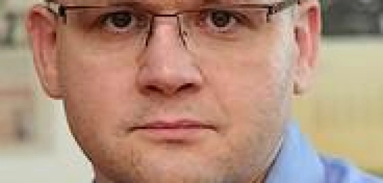 "Lis własną buzią firmował kłamstwo"