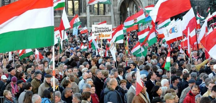 Orban: "Chwała Litwie! Niech Bóg błogosławi Polskę!"