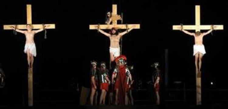 "Na pl. Piłsudskiego jest grób i krzyż, ale nie ma elementu Zmartwychwstania"