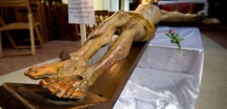 Spalili krzyż w środku stolicy