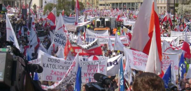 Fotoreportaż: Marsz w obronie TV Trwam