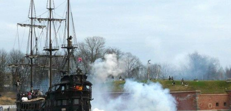 Bitwa morska 2012. Oblężenie Twierdzy Wisłoujście. Zobacz film z inscenizacji