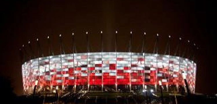 Skandal! Dach Stadionu Narodowego przecieka!